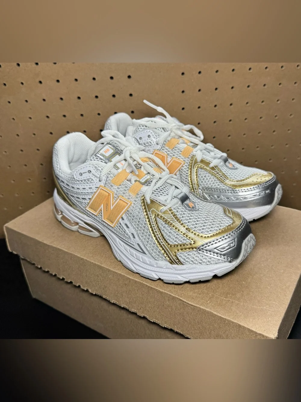 New Balance 1906R Sneakers Size 4.5 Youth